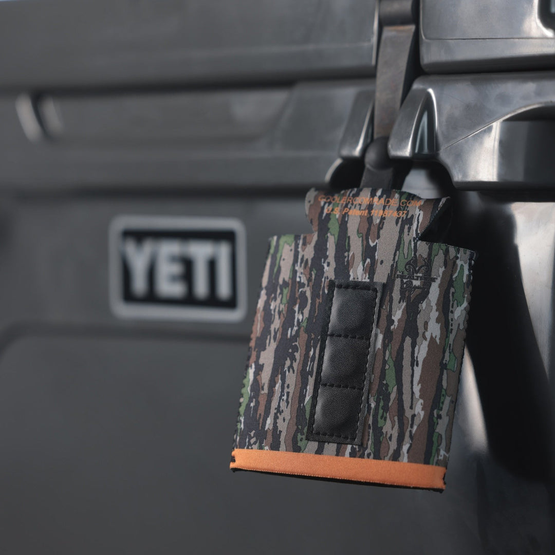 Seek One Magnetic Koozie (Realtree® Original™)